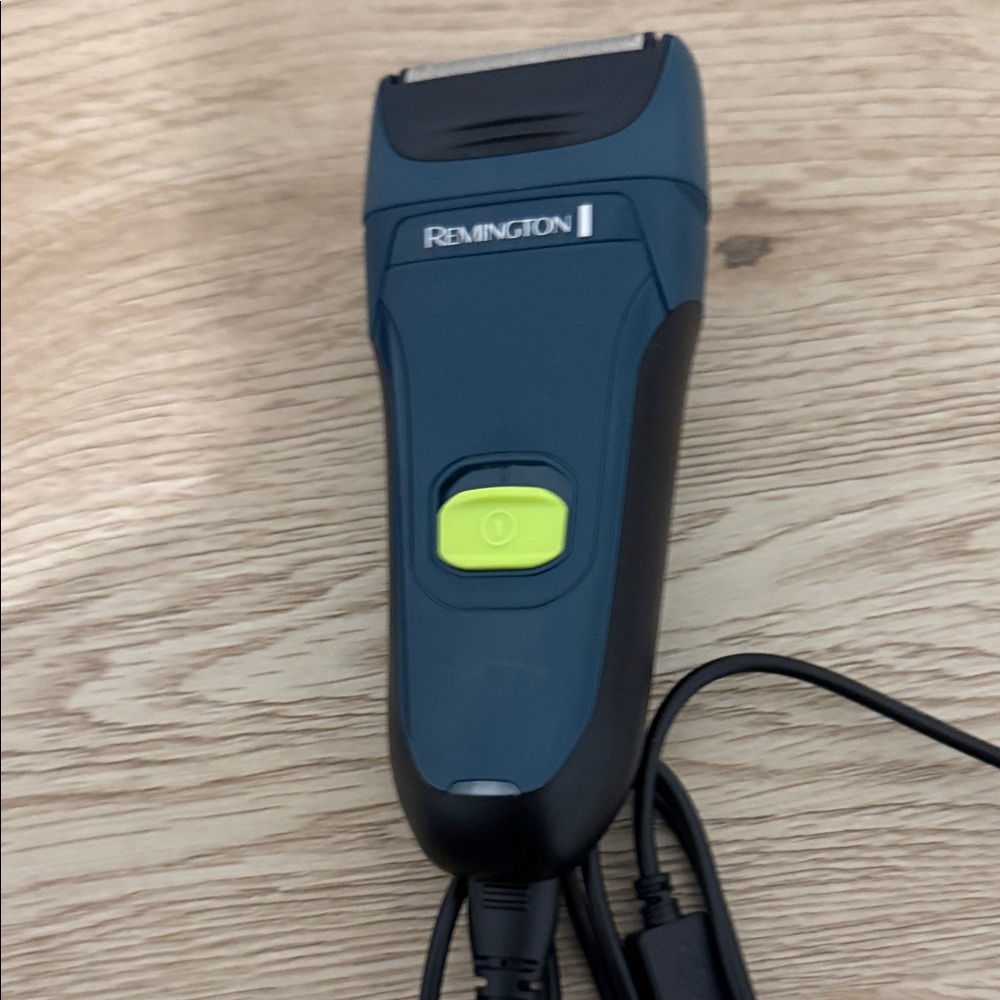 Remington Grooming Tool - Blue, Black, and Neon Green razors